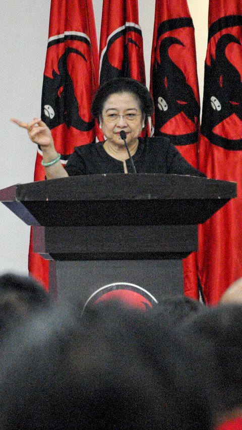 VIDEO: Megawati Ngaku Mirip James Bond, Tak Punya HP Karena Paling Sering Disadap