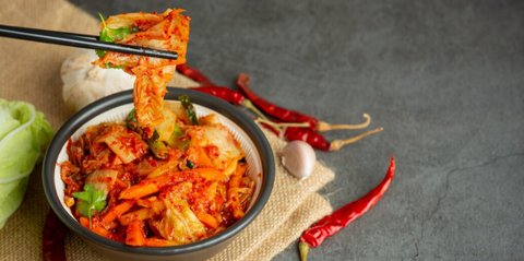 Berapa Kalori dan Nutrisi dari Seporsi Kimchi? Kalori yang Perlu Diwaspadai dalam Setiap Suapan