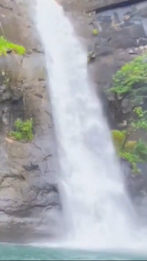 Tak Seseram Namanya, Curug Larangan Sukabumi Tawarkan Suasana Air Terjun yang Hening dan Sunyi