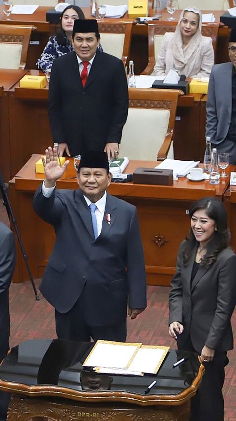 Otak-Atik Nomenklatur Demi Jatah Menteri Parpol