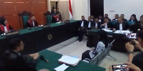 Terancam Dibui dan Diminta Uang Damai Rp50 Juta, Ternyata Segini Gaji Supriyani yang Dituduh Pukul Siswa Anak Polisi