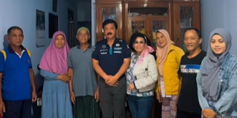 Menikmati Masa Pensiun jadi Menteri, Jenderal TNI AU Pulang Kampung Datangi Rumah Bekas Mbah lalu Tulis Silsilah