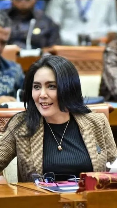 Ronald Tannur Ditangkap Kembali, Rieke 'Oneng' Minta Usut Tuntas Aliran Dana Suap Hakim 'Pakai Hati Dong'