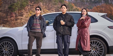 Exhuma Dominasi Hampir di Semua Nominasi Blue Dragon Film Awards 2024, Kira-kira Siapa Pemenangnya?