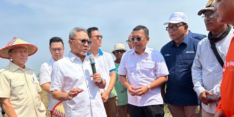 Zulhas: Bertani Pakai Arit Bisa Bikin Food Loss 15 Persen