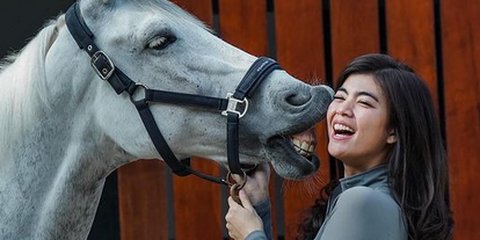 Potret Raya Kohandi Siap Tanding Berkuda di TOSI 3, Optimis Menang Meski Sudah Jarang Latihan Karena Sibuk Syuting