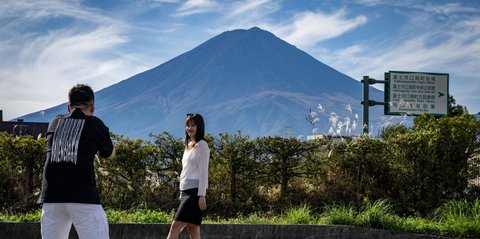 FOTO: Krisis Iklim Makin Nyata, Puncak Gunung Fuji Telat Bersalju untuk Pertama Kali Sejak 130 Tahun