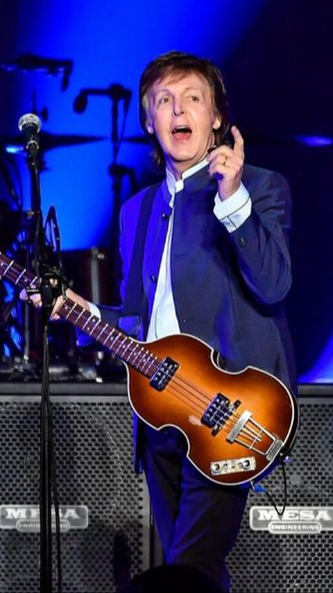 Paul McCartney Performs 'Now and Then' on Stage for the First Time