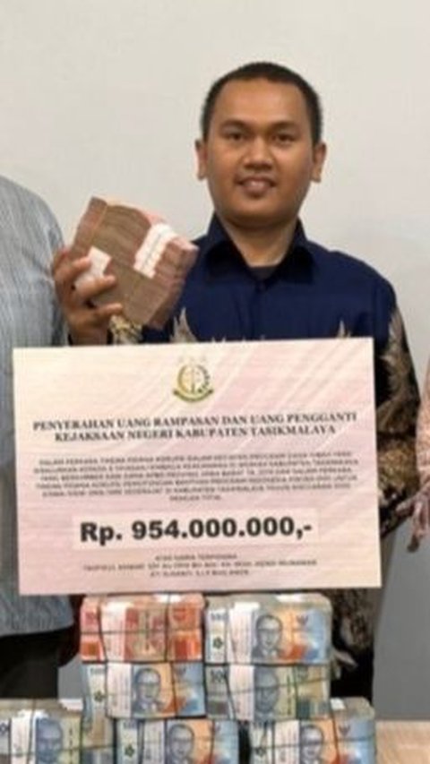 Kejari Kab Tasikmalaya Serahkan Uang Rampasan dan Uang Pengganti Tipikor Senilai Rp954 juta ke Kas Negara