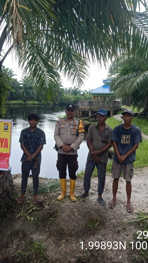 Polisi Sosialisasi Pilkada Damai di Lokasi Sarang Buaya Rokan Hilir