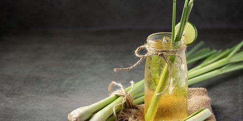 5 Cara Menyiapkan Minuman Segar dan Sehat dengan Menggunakan Batang Serai