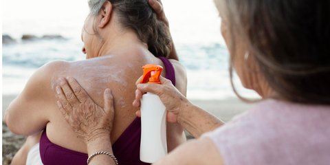 Sunscreen sebagai Sahabat Sejati Kulit untuk Melawan Tanda-Tanda Penuaan Dini