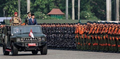 VIDEO: Presiden Jokowi Terakhir Pimpin HUT ke-79 TNI, Bikin Prabowo Sampai Berdiri