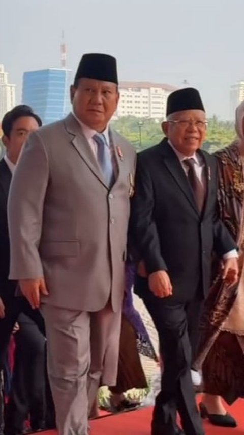 Momen Prabowo Subianto Gandeng Wapres Ma'ruf Amin saat Naiki Anak Tangga, Penuh Kehangatan