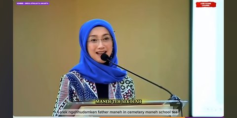 Tangis Haru Desy Ratnasari di Depan Penguji dan Keluarga saat Raih Gelar Doktor Ilmu Psikologi