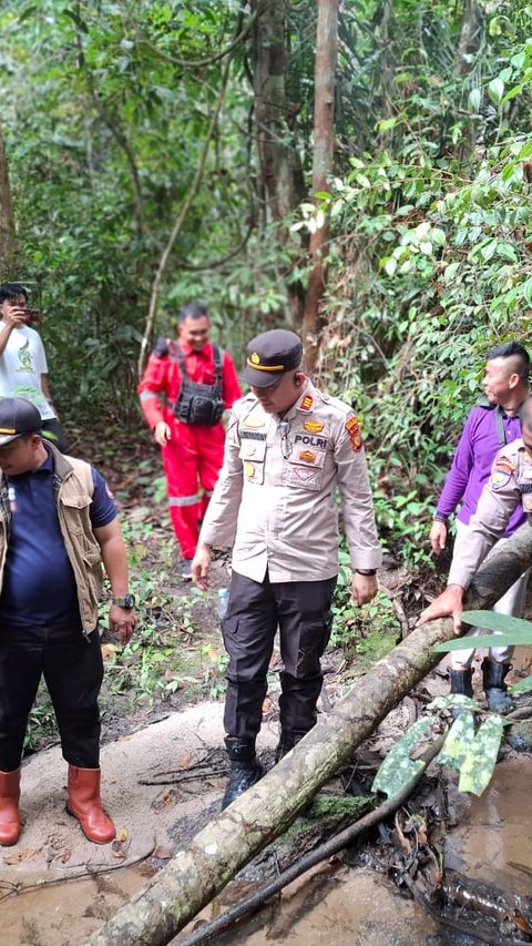 Polisi Tembus Hutan dan Lewati Jalan Ekstrem, Demi Warga Agar Tidak Terprovokasi Isu Pilkada