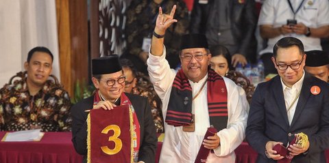 VIDEO: Pramono Spill Isi Buku Kecil Saat Debat Perdana Pilgub Jakarta