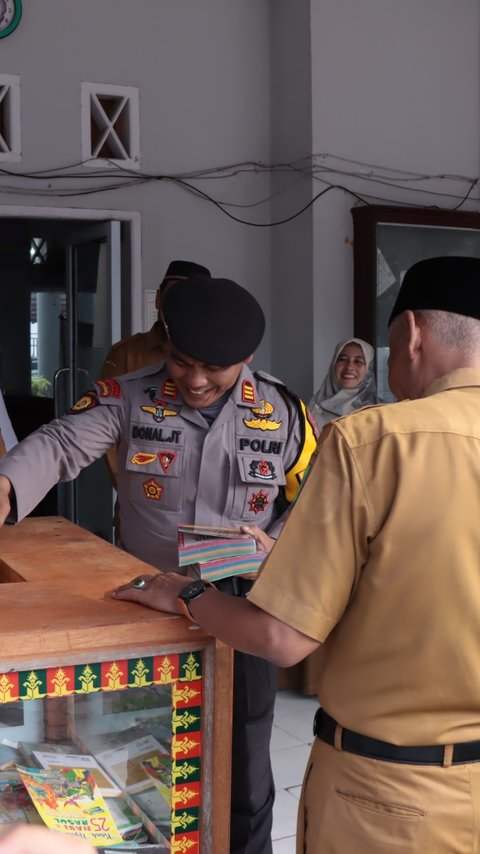 Polisi Datangi SMA di Bangkinang Kota Kampar, Ingatkan Pelajar Jaga Ketertiban Jelang Pilkada