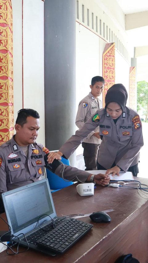 Polri Cek Kesehatan Personel Pengamanan Gudang Logistik KPU Kampar, Ini Hasilnya