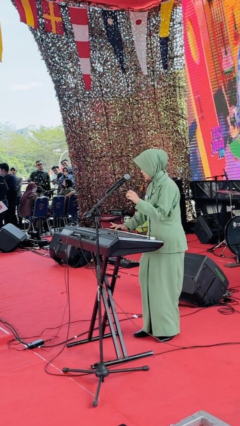 Mengenal Sosok Arindi Putry, Persit yang Jadi Sorotan Usai Main Organ Piano Remix di HUT ke-79 TNI