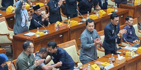 Luapan Kegembiraan Para Hakim saat Dasco Telepon Prabowo, Ini Isi Pembicaraannya