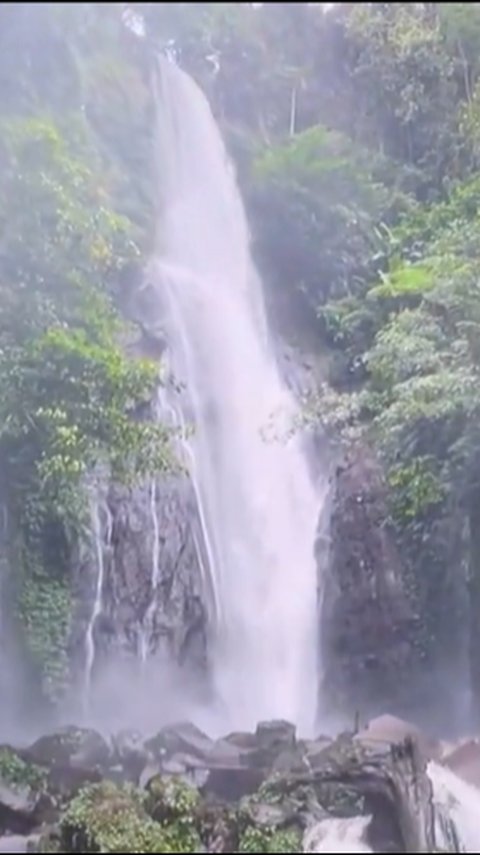 Mengunjungi Curug Cikaracak, Surga Tersembunyi di Bogor yang Cocok jadi Spot Healing