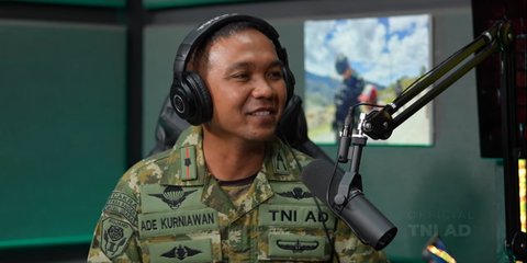 Segudang Prestasi Mayor Ade Kurniawan Penerjun Bawa Bendera AD di HUT ke-79 TNI