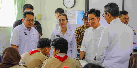 Gibran Minta Masukan Guru hingga Murid soal Menu Makan Bergizi Gratis