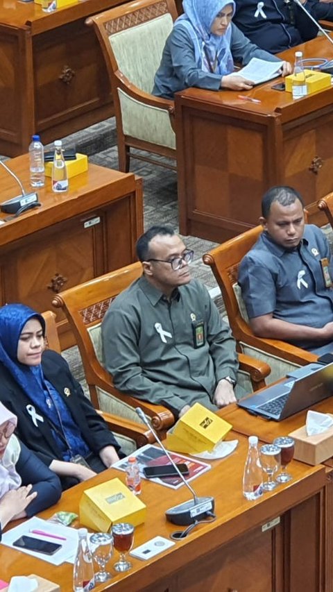 VIDEO: Penuh Emosi Hakim di DPR, Suara Tinggi Ngaku Kepala Pusing Sampai ke Ubun-Ubun