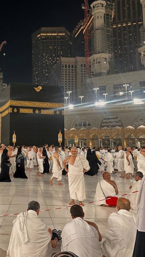 Cara Memakai Kain Ihram Laki-laki yang Praktis dan Mudah, Ala Ustaz Khalid Basalamah