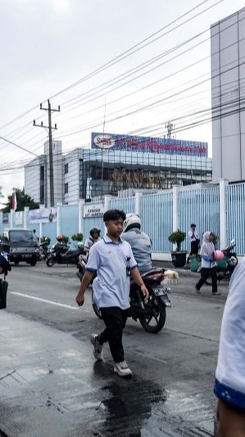 OJK Ungkap Jumlah Utang Sritex, Ternyata Capai Rp14 Triliun ke 27 Bank dan 3 Perusahaan Pembiayaan