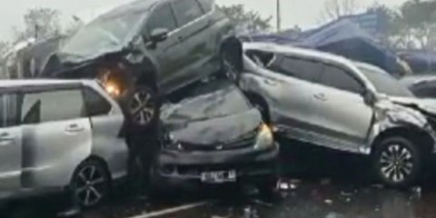 Kapolda Jabar: 17 Kendaraan Terlibat Kecelakaan Beruntun di Tol Cipularang