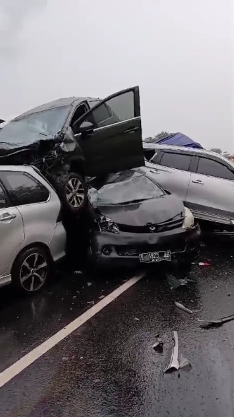 Identitas 28 Korban Luka dan 1 Tewas dalam Kecelakaan Maut di Tol Cipularang