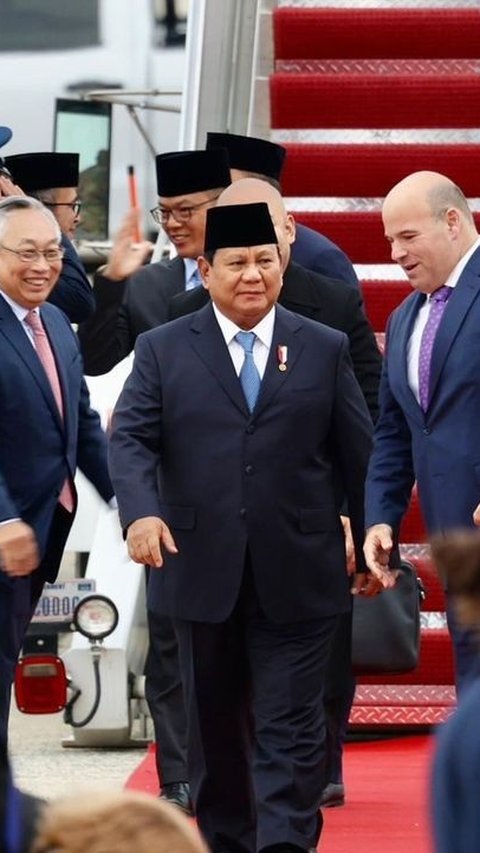 VIDEO: Prabowo Dikawal Didiet dan Teddy Tiba di Amerika, Terima Tanda Cinta 