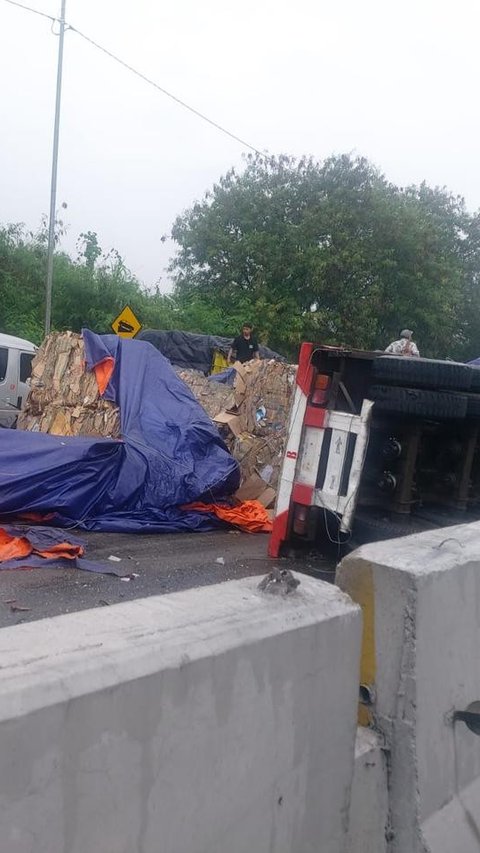 Disebut Kelebihan Kapasitas, Ternyata Ini Muatan Truk Rem Blong yang Sebabkan Kecelakaan Tol Cipularang