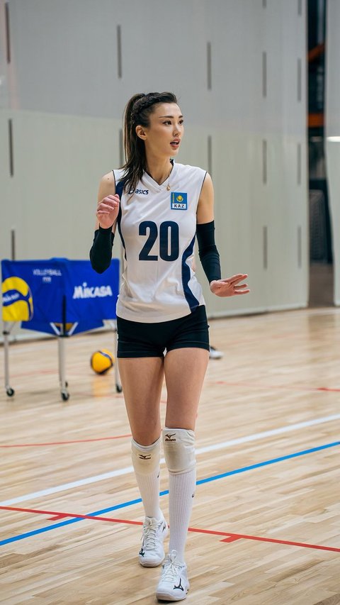 7 Potret Cantik Sabina Altynbekova, Pemain Voli Asal Kazakhstan yang Bakal Bergabung Yogya Falcons untuk Ramaikan Proliga 2025