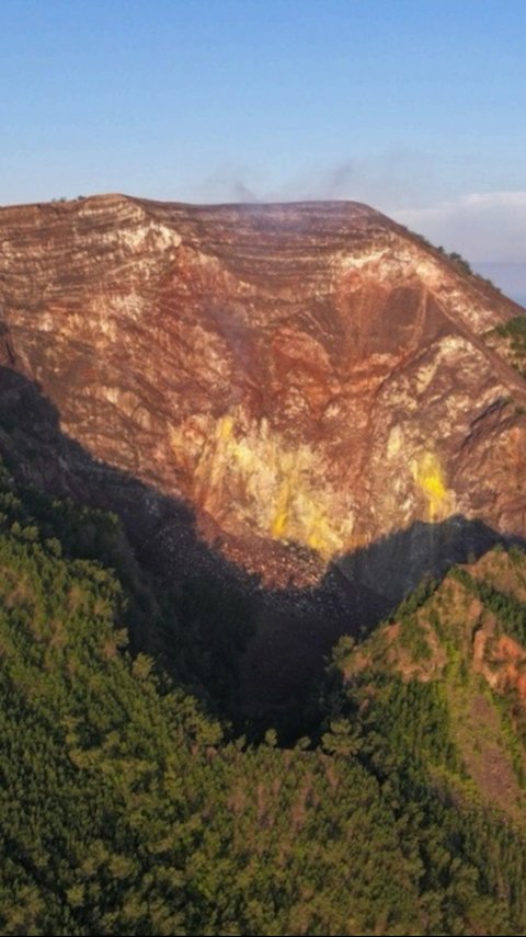 Status Gunung Iya Naik Jadi Siaga III, Berpotensi Erupsi dan Tsunami