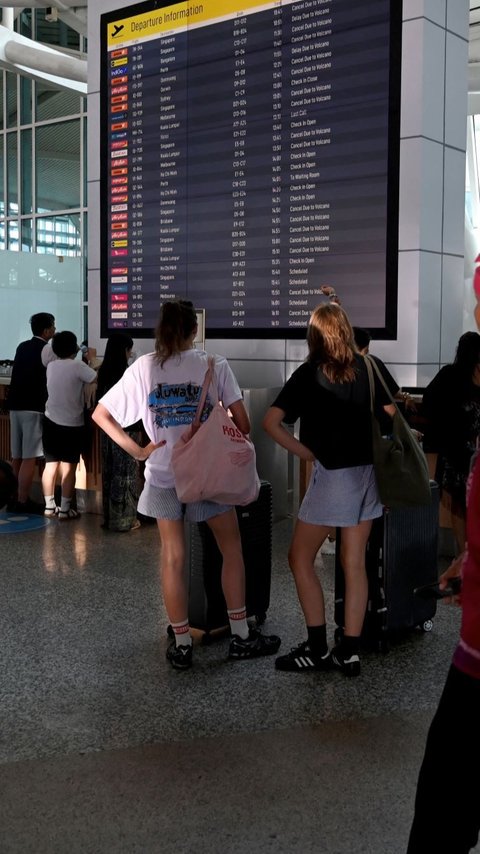 Erupsi Gunung Lewotobi Laki-Laki, 90 Penerbangan di Bandara I Gusti Ngurah Rai Bali Dibatalkan