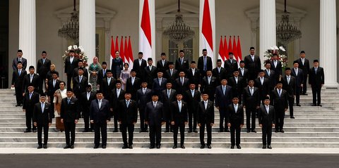 Gaduh Dua Menteri Prabowo di Awal Pemerintahan