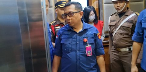 Penampakan Ibu Ronald Tannur Digelandang ke Ruang Penyidik Kejagung Usai Tiba dari Surabaya