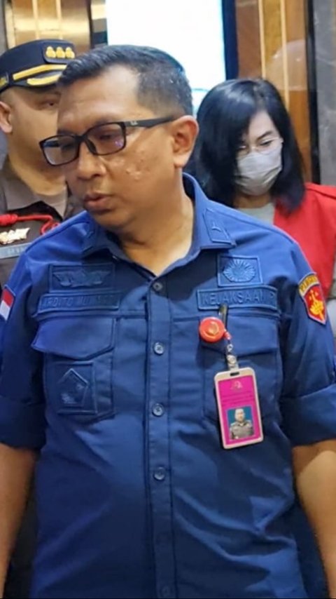 Penampakan Ibu Ronald Tannur Digelandang ke Ruang Penyidik Kejagung Usai Tiba dari Surabaya