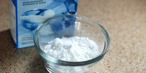 Baking Soda Jadi Rahasia Kecantikan Alami Perempuan yang Mengangkat Kulit Mati hingga Mencegah Rambut Lepek