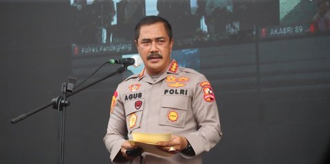 Agus Andrianto Pensiun dari Polri, Air Mata Sang Istri Tak Terbendung saat Acara Perpisahan