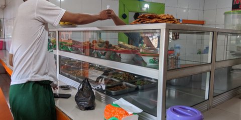 Diet Sehat nan Enak Cegah Kolesterol Hingga Diabetes dengan Konsumsi Nasi Padang dan Warteg