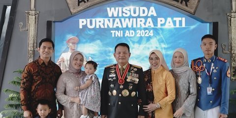 Potret Jenderal Dudung Bareng Keluarga di Acara Wisuda Purnawira Pati TNI AD, Putranya yang Taruna Akmil Bikin Salfok