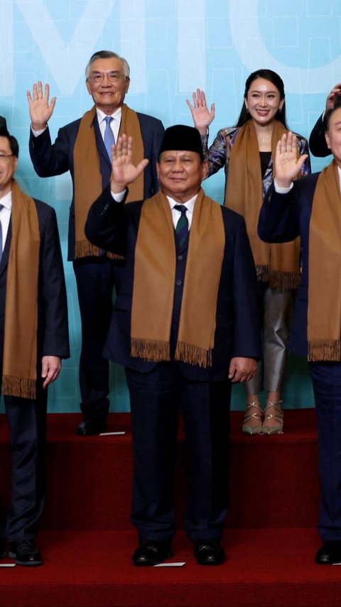 FOTO: Momen Prabowo Berdiri Sejajar dengan Para Pemimpin Dunia di KTT APEC