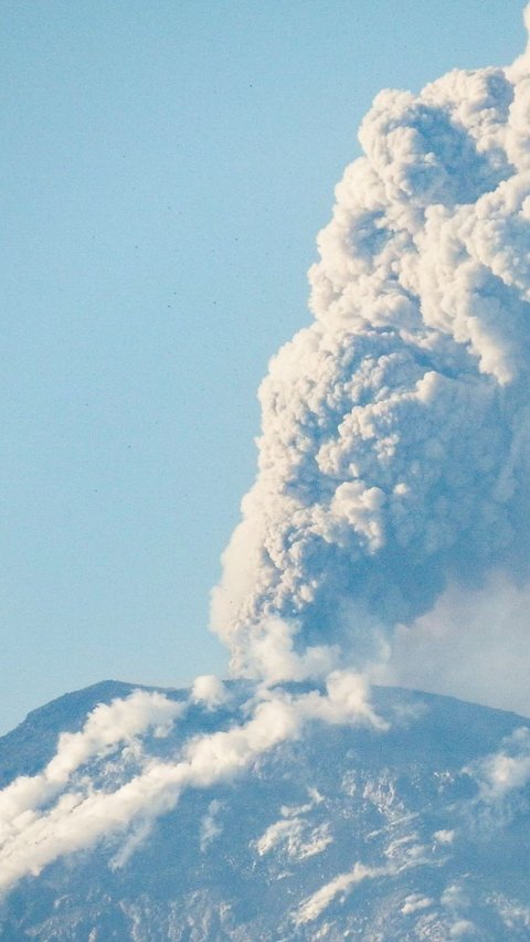 Waspada Ancaman Banjir Lahar Hujan Pascaerupsi Gunung Lewotobi Laki-Laki