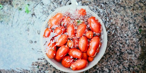 Panduan Mencuci Buah dan Sayur dengan Benar Agar Bebas Gangguan Pestisida