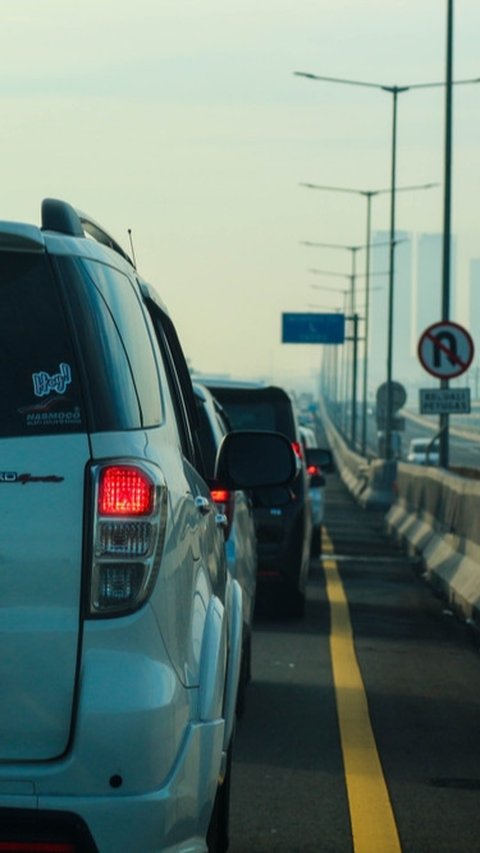 Jangan Berhenti Sembarangan, Ini Lima Aturan Berkendara di Bahu Jalan Tol