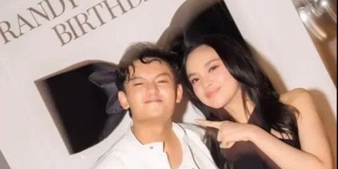 Randy Martin Suapi Kue Ulang Tahun ke Lyodra, Resmi Pacaran?